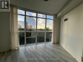 80 Absolute Ave in Mississauga, ON - Building Photo - Building Photo