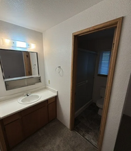 971 Peachwood Ct in Medford, OR - Building Photo - Building Photo