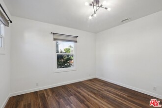 1603 S Ogden Dr in Los Angeles, CA - Building Photo - Building Photo