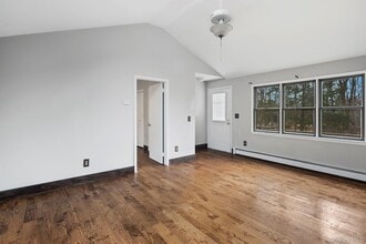 689 S Mountain Rd in New City, NY - Building Photo - Building Photo