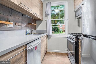 248 N Thomas St, Unit 1 in Arlington, VA - Building Photo - Building Photo