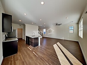 6107 Sierra Blue Ct in Las Vegas, NV - Building Photo - Building Photo