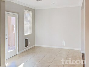 125 Cascade Meadow Ct in Henderson, NV - Foto de edificio - Building Photo