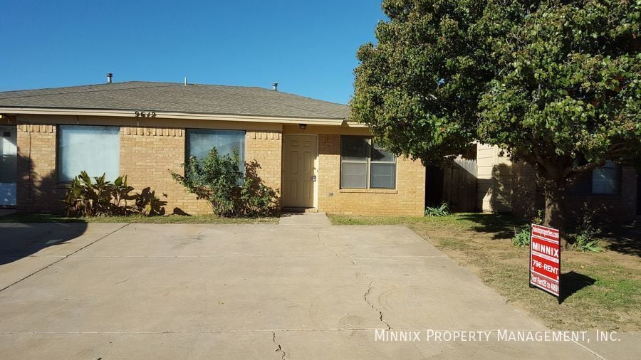 9614 Elmwood Ave in Lubbock, TX - Building Photo
