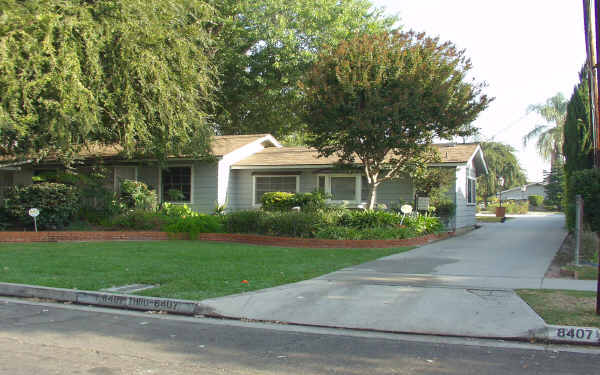 8403-8409 Fontana St in Downey, CA - Foto de edificio