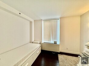 31-61-61 37th St in Queens, NY - Building Photo - Building Photo