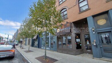 978 N High St in Columbus, OH - Building Photo - Building Photo