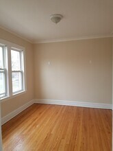 4520 W Wellington Ave, Unit 2 in Chicago, IL - Foto de edificio - Building Photo