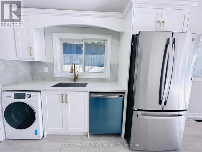 55 Munson Crescent in Toronto, ON - Building Photo - Building Photo