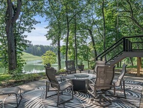 3511 Lakecrest Dr in Bloomfield Hills, MI - Foto de edificio - Building Photo