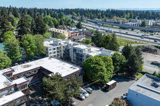 2152 N 112th St in Seattle, WA - Foto de edificio - Building Photo