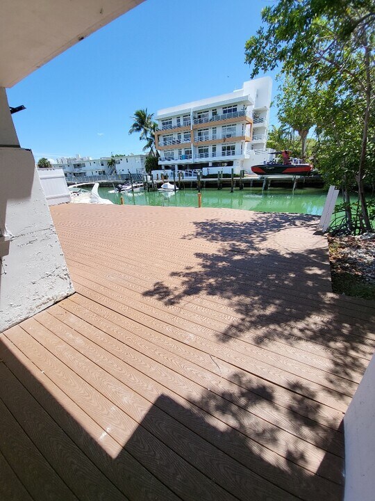 7707 Hawthorne Ave in Miami Beach, FL - Building Photo