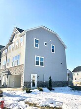 201 Via Veneto in Delaware, OH - Building Photo - Building Photo