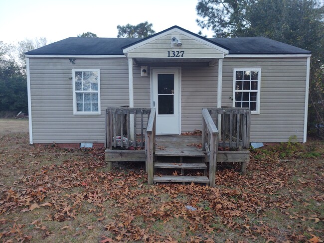 property at 1321 Davis St
