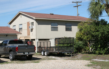 10101 Midway St in Gibsonton, FL - Building Photo - Building Photo