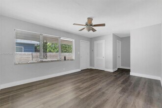923 N 17th Ave in Hollywood, FL - Building Photo - Building Photo
