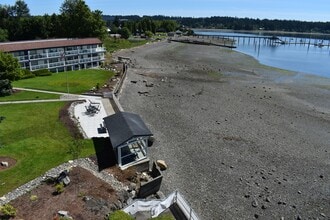 Silverdale Shores in Silverdale, WA - Foto de edificio - Building Photo