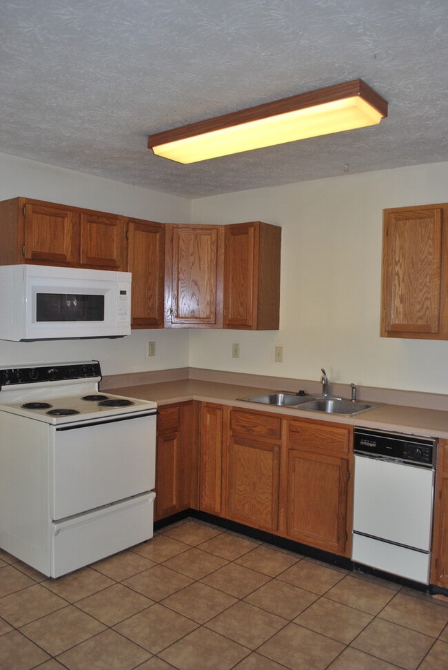 176 Littleton St, Apt 6, Unit 6 in West Lafayette, IN - Foto de edificio - Building Photo