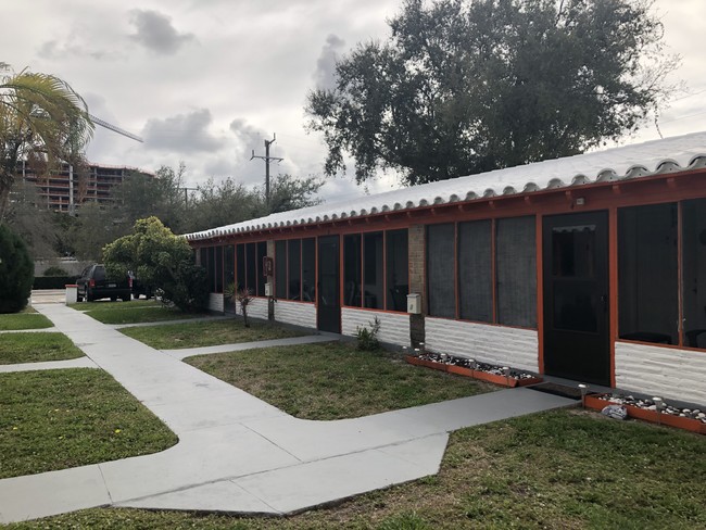 2127 Polk St in Hollywood, FL - Building Photo - Primary Photo