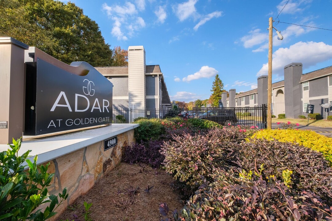 Adar at Golden Gate in Stone Mountain, GA - Foto de edificio