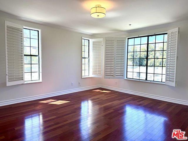 property at 107 N Swall Dr