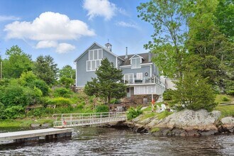 1 Deer Island St in Amesbury, MA - Building Photo - Building Photo