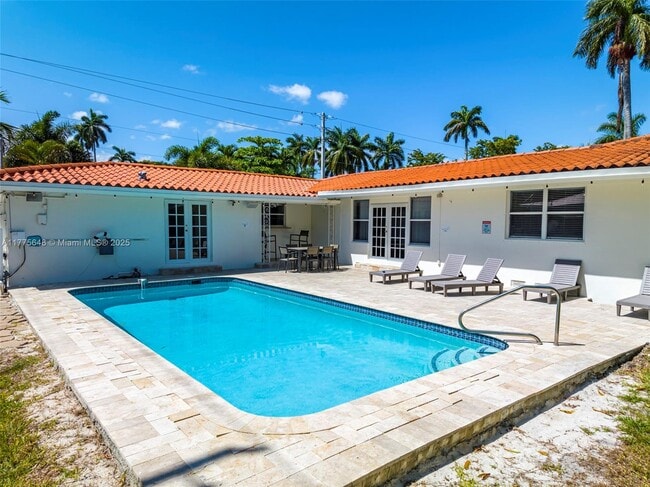1254 Polk St in Hollywood, FL - Building Photo - Building Photo