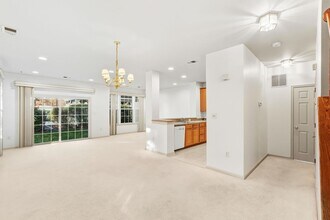 108 Riverwalk Way in Clifton, NJ - Building Photo - Building Photo