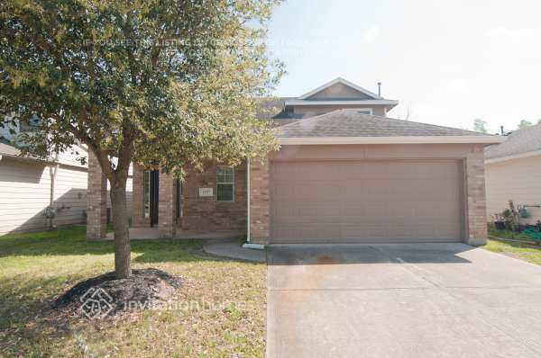 11727 Standing Pine Ln in Tomball, TX - Foto de edificio