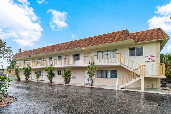 701 NE 7th Ave in Delray Beach, FL - Building Photo - Building Photo