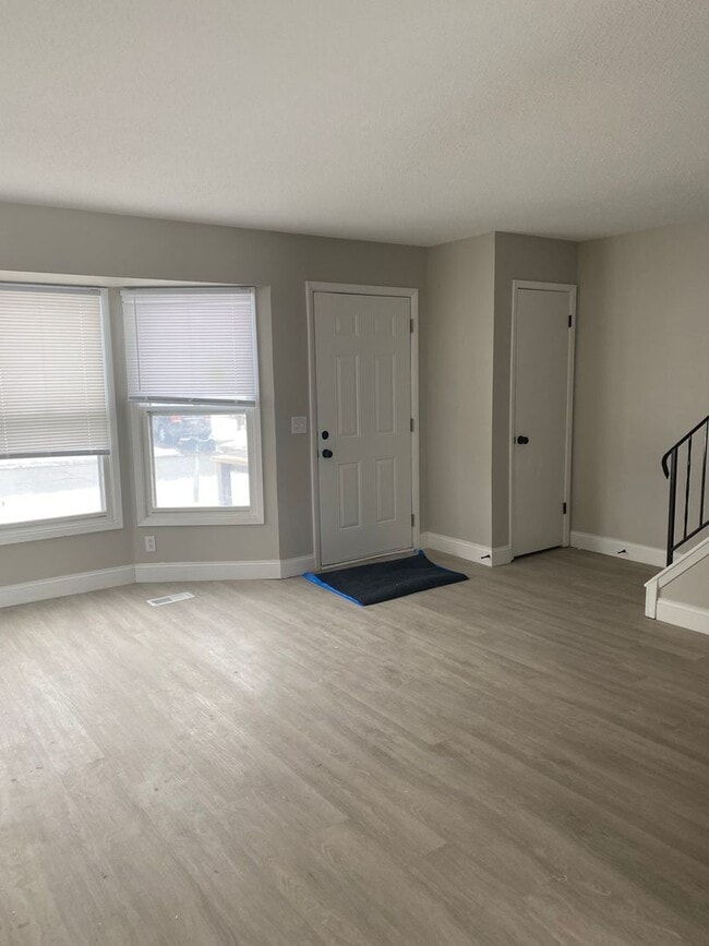 property at 5422 N Linwood Ave