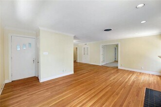 2007 Mountain View Rd in Austin, TX - Building Photo - Building Photo