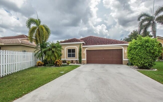 property at 675 Maplewood Ct