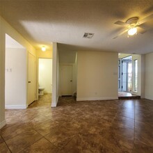 5606 Lost Forest Dr in Houston, TX - Building Photo - Building Photo