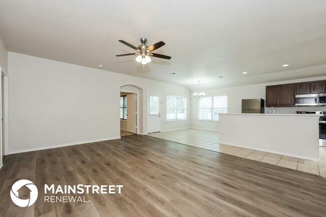 1037 E Powell Ave in Fort Worth, TX - Building Photo - Building Photo