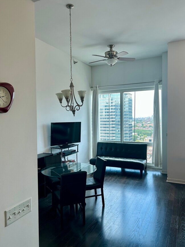 757 N Orleans St, Unit 2101 in Chicago, IL - Building Photo - Building Photo