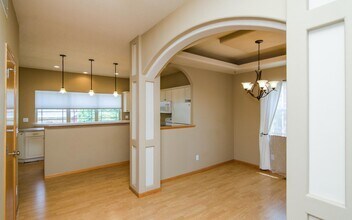 1838 N Dubuque St in Iowa City, IA - Foto de edificio - Building Photo