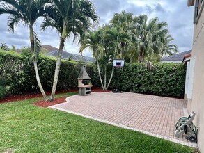 1113 Tupelo Way in Weston, FL - Building Photo - Building Photo