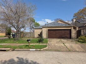 6303 Gladewell Dr in Houston, TX - Building Photo