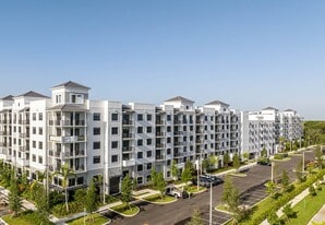 Leena Plantation in Plantation, FL - Building Photo