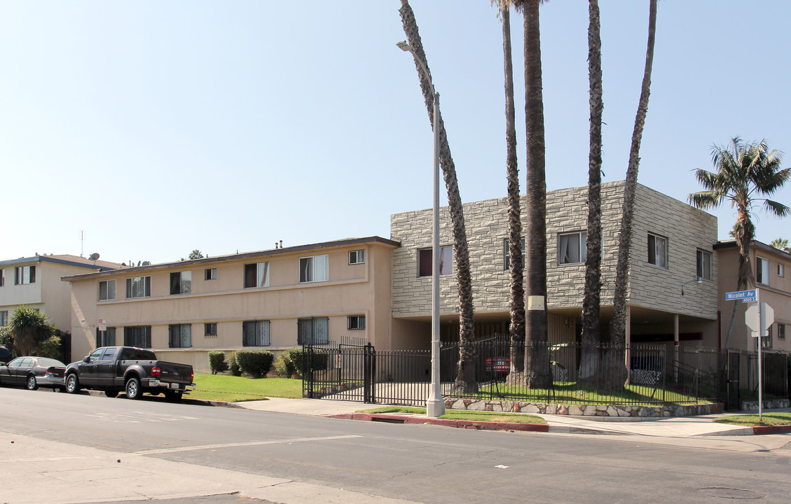 4001 Nicolet Ave in Los Angeles, CA - Building Photo