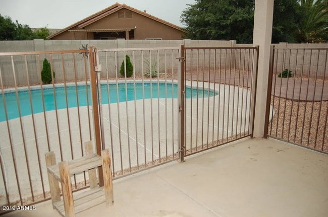 1253 W Winchester Way