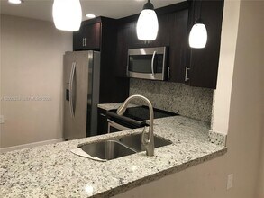 11237 SW 88th St in Miami, FL - Building Photo - Building Photo