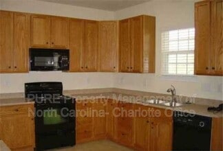 7227 Tanners Creek Dr in Huntersville, NC - Building Photo - Building Photo