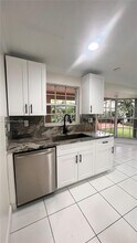 8820 SW 57th St in Miami, FL - Building Photo - Building Photo