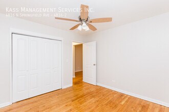 4816 N Springfield Ave in Chicago, IL - Foto de edificio - Building Photo