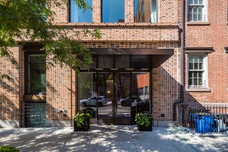 100 Barrow St in New York, NY - Foto de edificio - Building Photo