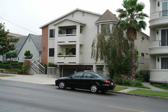 608 E Magnolia Blvd in Burbank, CA - Building Photo - Building Photo