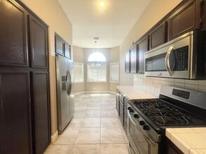1912 Cardinal Point St in Henderson, NV - Building Photo - Building Photo