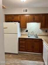 604 Wellington Pl in Matawan, NJ - Building Photo - Building Photo